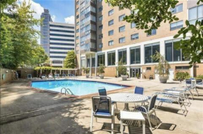 Heart Downtown 2BD Onsite Parking City View King bed LM1106